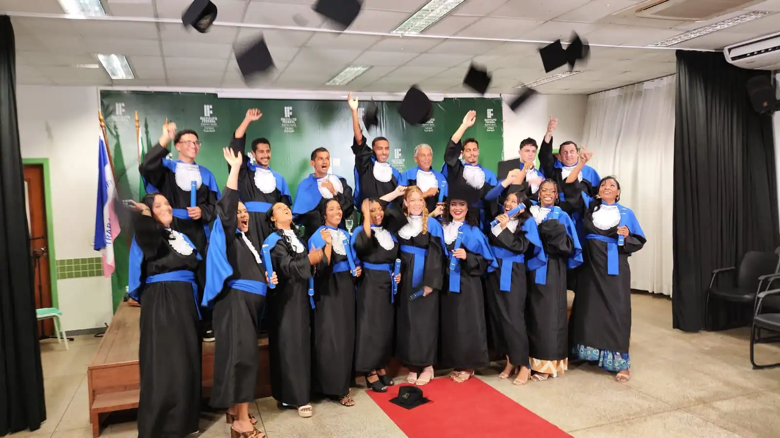 Imagem de estudantes do curso de Mecânico de Equipamentos Industriais do Programa Autonomia e Renda Petrobras no IFES.