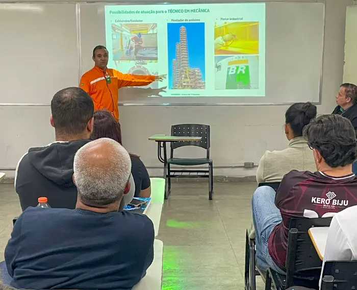 Imagem de estudantes do Programa Autonomia e Renda Petrobras em Aula inaugural no IFMG - Campus Betim