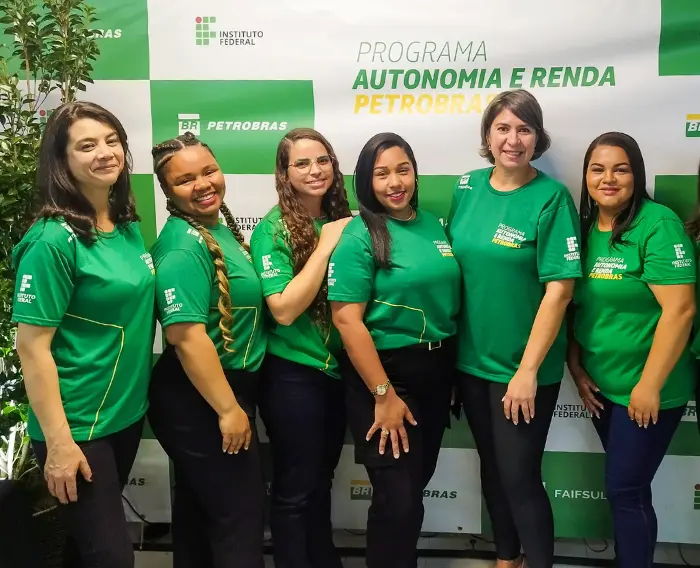 Imagem de estudantes do Programa Autonomia e Renda no IFPR.