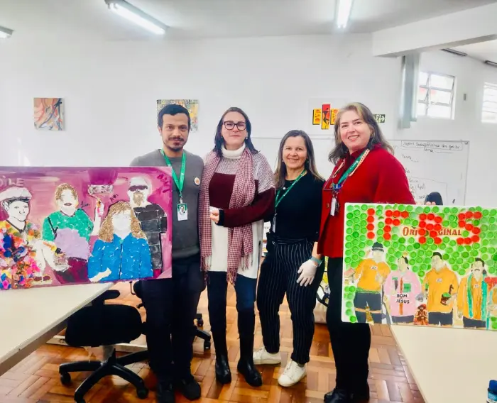 Imagem de integrantes do Programa Autonomia e Renda Petrobras em atividade do curso de Pintor Industrial no IFRS.